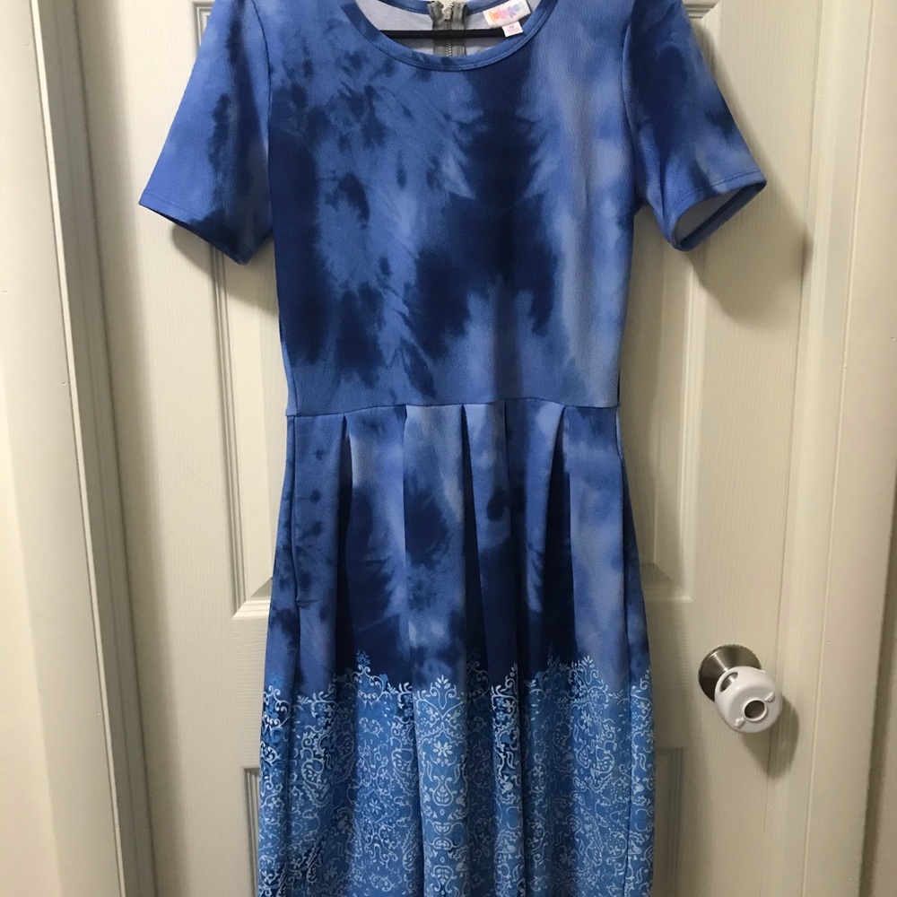BNWOT Lularoe medium Amelia dress
